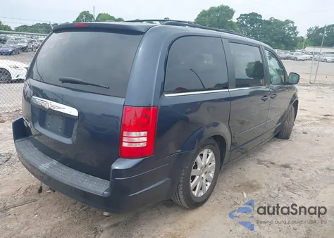 2008 Chrysler Town & Country Touring z USA, uszkodzony, nr VIN 2A8HR54P98R759818